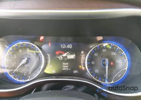 2018 Chrysler Pacifica Limited z USA, uszkodzony, nr VIN 2C4RC1GG3JR100964